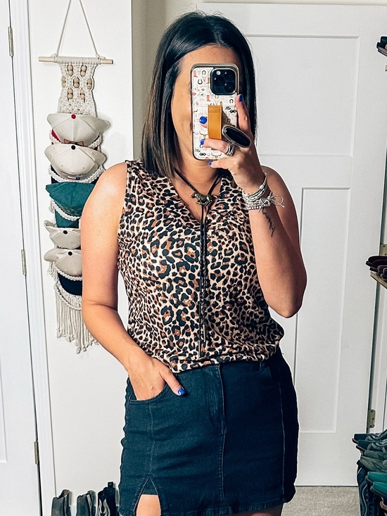 Tops - Sleeveless V-Neck Leopard Print Tank Top - brand new